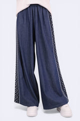 兩側刺繡牛仔闊褲 - 藍色 - Chic Collection