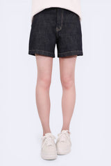 深色明線造型牛仔短褲 - Chic Collection