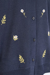 花花刺繡鈕扣針織外套 - 藍色 - Chic Collection