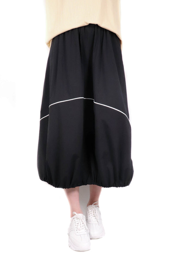 滾邊束帶設計半截裙 (日本布料) - 黑色 - Chic Collection