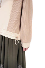 暗紋接拼棉質上衣 - 杏色 - Chic Collection