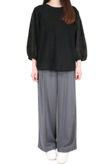 V型通花拼袖棉質上衣 - 黑色 - Chic Collection