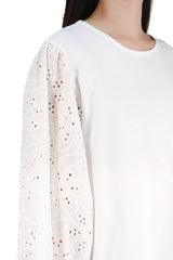 V型通花拼袖棉質上衣 - 白色 - Chic Collection