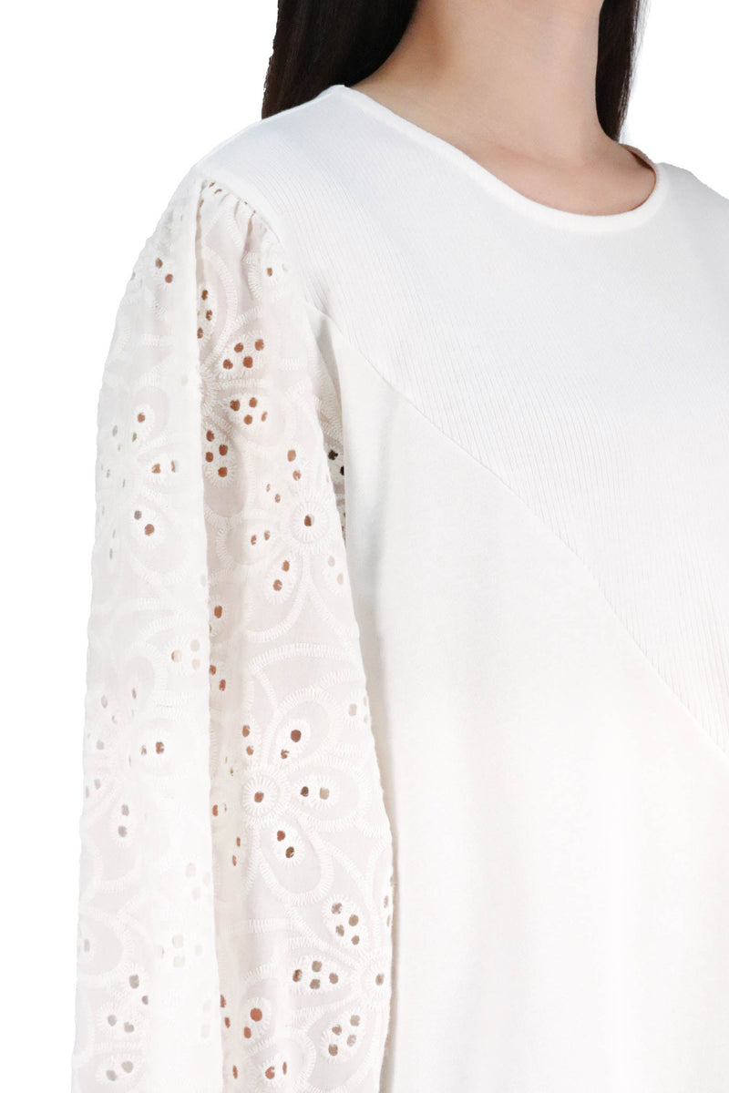 V型通花拼袖棉質上衣 - 白色 - Chic Collection