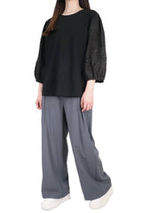 V型通花拼袖棉質上衣 - 黑色 - Chic Collection