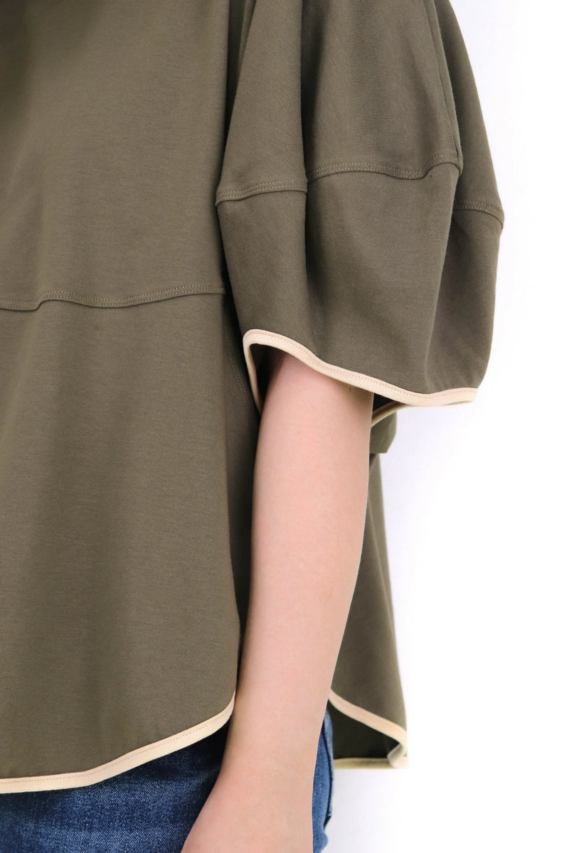 圍邊寬鬆立體造型綿質上衣 - 綠色 - Chic Collection
