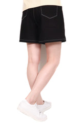 明線造型短裙褲 - 黑色 - Chic Collection