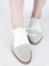 白色鏤空鞋 - Chic Collection