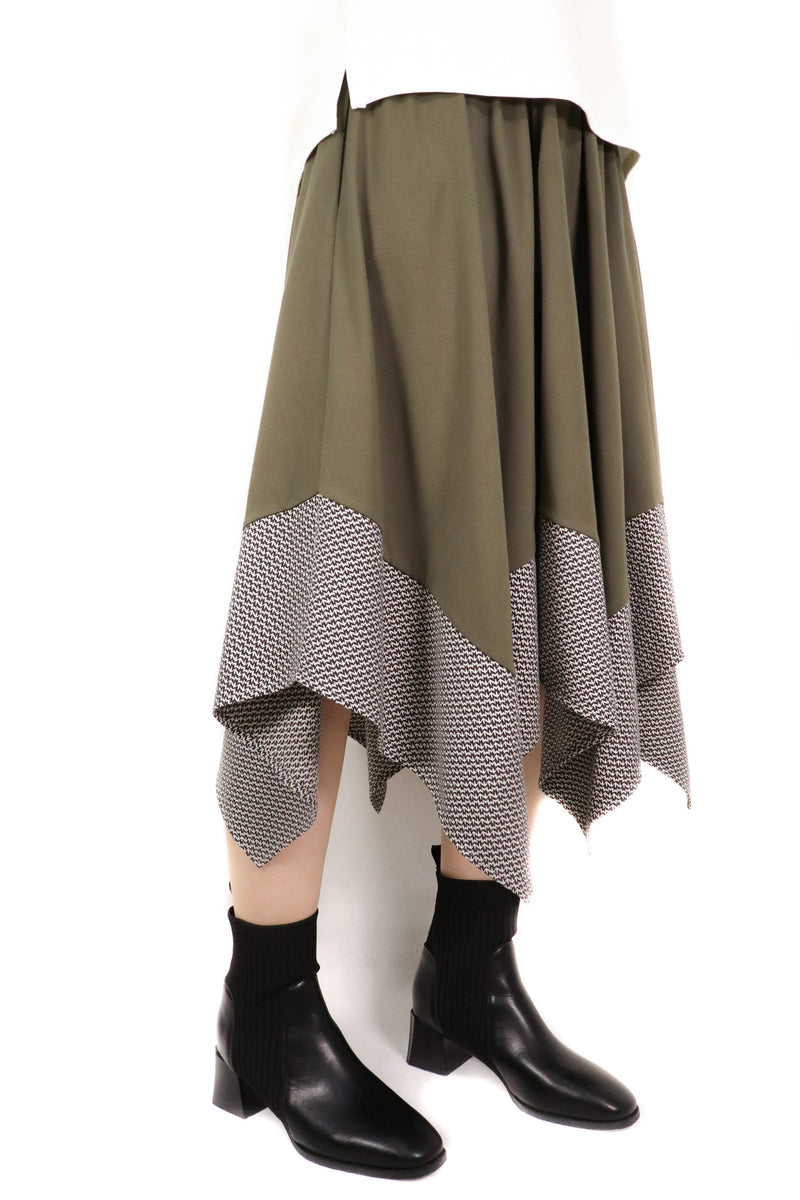 下拼織布不規則半截裙 (日本布料) - 綠色 - Chic Collection