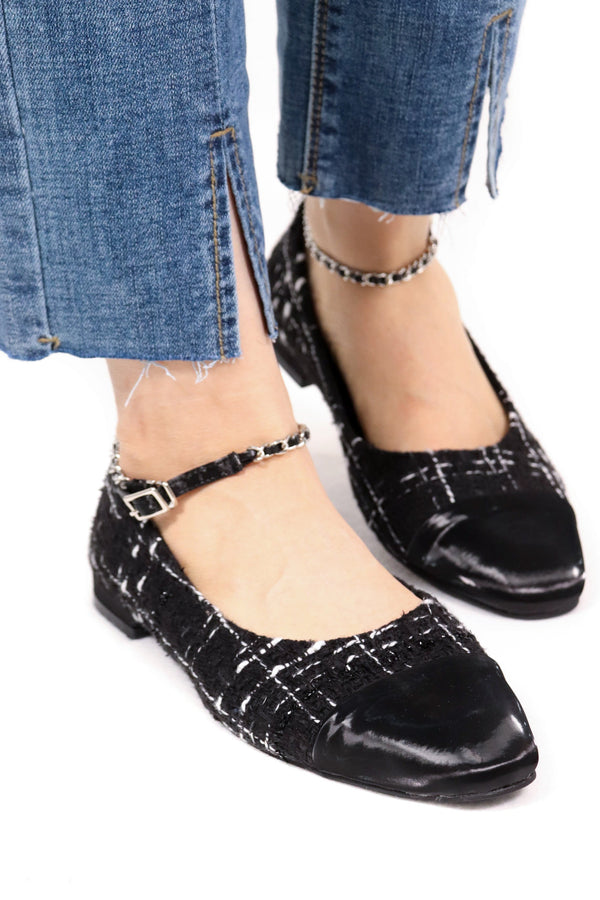織紋布平底鞋 (配可拆式腳鍊) - 黑色 - Chic Collection