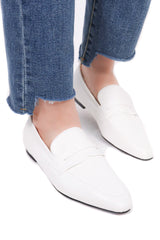 簡約造型平底鞋 - 米白色 - Chic Collection