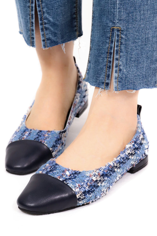 織紋布平底鞋 (配可拆式腳鍊) - 藍色 - Chic Collection