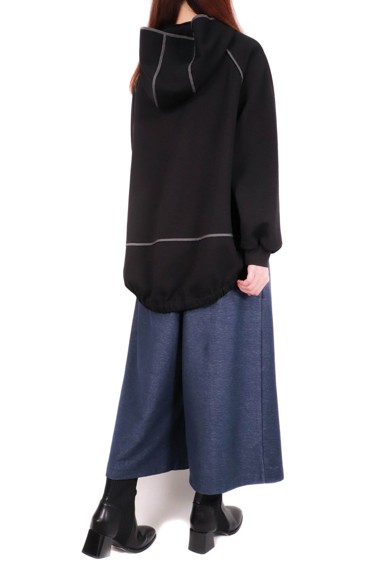 圍邊下擺束腳造型連帽上衣 (日本布料) - 黑色 - Chic Collection
