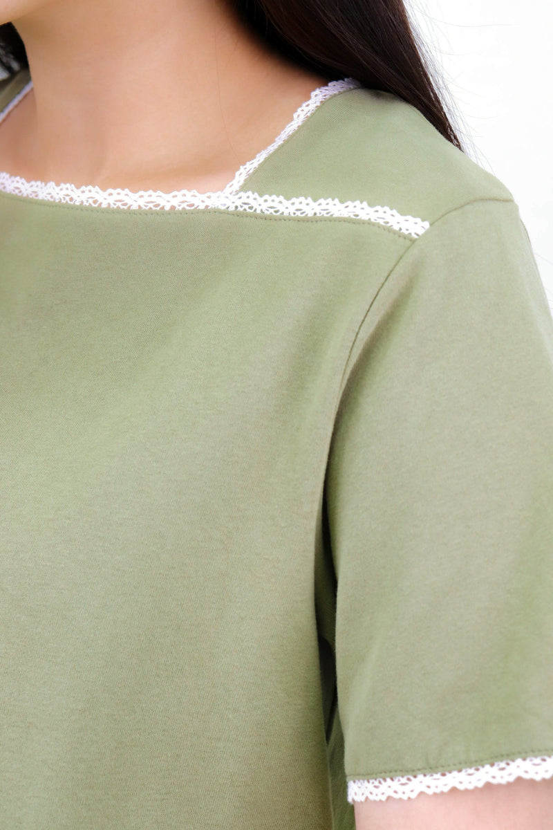 方領拼通花造型綿質上衣 - 綠色 - Chic Collection